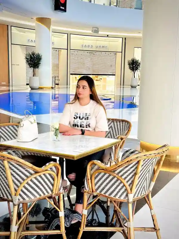 Meet an Independent Housewife Escort Hina from MG Road, Bangalore